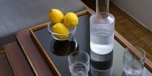 Beitragsbild des Blogbeitrags Skandinavische Glaskunst: Gläser & Karaffen bestechen in jeder Form 