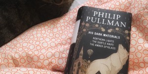 Beitragsbild des Blogbeitrags His Dark Materials