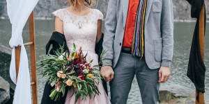 Beitragsbild des Blogbeitrags Winterliche Accessoires für Braut und Bräutigam
