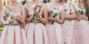 Beitragsbild des Blogbeitrags Brautjungfernkleider für jeden Typ – Tipps für die Auswahl 