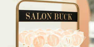 Beitragsbild des Blogbeitrags Lollipop-Glamour zur Hochzeit: Der Wedding-Trend 2021