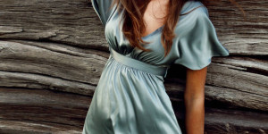 Beitragsbild des Blogbeitrags Outfit der Hochzeitsgäste: Tipps für Sommerhochzeiten
