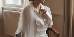 Beitragsbild des Blogbeitrags Urban Wedding Dress: Sexy Hemdblusenkleid zur Hochzeit