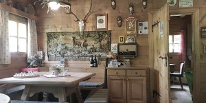 Beitragsbild des Blogbeitrags Brettljausen und Almhütten Tester: Unterwegs im Riedingtal