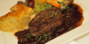 Beitragsbild des Blogbeitrags Willkommen bei Christa & Toni’s Steakwochen im Fanningerwirt 