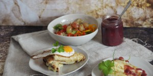 Beitragsbild des Blogbeitrags Dekatente Sandwiches: Croque Monsieur & Croque Madame mit Zwetschkenchutney