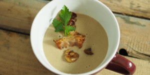 Beitragsbild des Blogbeitrags Winterliche Maroni Sellerie Suppe 
