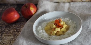 Beitragsbild des Blogbeitrags Fruchtig scharf: Hühnchen Curry mit Apfel