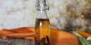 Beitragsbild des Blogbeitrags Selbstgemachtes scharfes Chiliöl