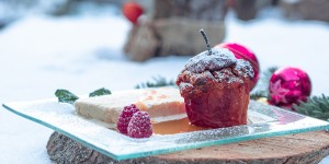Beitragsbild des Blogbeitrags Mamas Bratapfel mit Zimtparfait