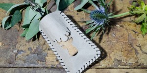 Beitragsbild des Blogbeitrags (Anzeige) DIY Täschchen aus Snappap für die neuen Lippenpflegestifte von Kneipp mit Plotterfreebie & Verlosung