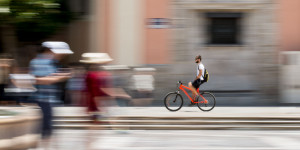 Beitragsbild des Blogbeitrags Mitzieher fotografieren: Vermeide diese 3 häufigsten Fehler