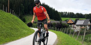 Beitragsbild des Blogbeitrags Auf dem eBike durchs steirische Schilcherland – AKTIVcamp mit XXL Sports