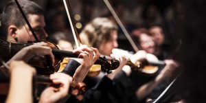 Beitragsbild des Blogbeitrags Was wir von Kindern, Dirigenten und im Dunkeln lernen können 