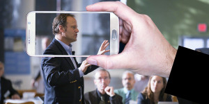 Beitragsbild des Blogbeitrags Presentation-Tips | The Power of Pauses when Presenting: 4 Steps.