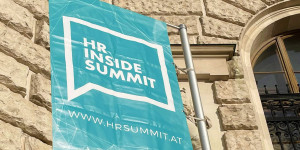 Beitragsbild des Blogbeitrags HRweb vor Ort | HR Inside Summit 2023: vom Mönch bis zu Queer. Und ganz viel KI. 