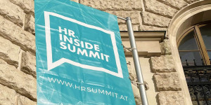 Beitragsbild des Blogbeitrags HRweb vor Ort | HR Inside Summit 2023: vom Mönch bis zu Queer. Und ganz viel KI.