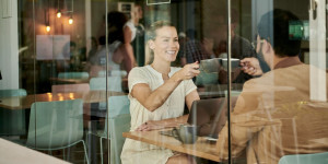 Beitragsbild des Blogbeitrags Gegeneinander war gestern | Wenn HR und Marketing miteinander arbeiten