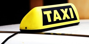 Beitragsbild des Blogbeitrags Taxis, Uber und das Problem mit der österreichischen Verfassung 