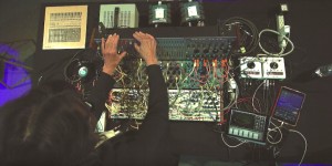 Beitragsbild des Blogbeitrags Ableton Loop: Suzanne Ciani On Buchla Synthesizers & Moog Animoog