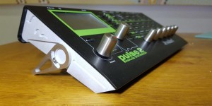 Beitragsbild des Blogbeitrags New Stand Available For The Waldorf Blofeld & Pulse 2 Synthesizer