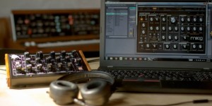 Beitragsbild des Blogbeitrags Moog Music Released Minitaur v.2.2 Analog Bass Synthesizer