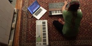 Beitragsbild des Blogbeitrags Sound Comparison! U-he Repro-5 vs. Sequential Circuits Prophet 5 Synthesizer 