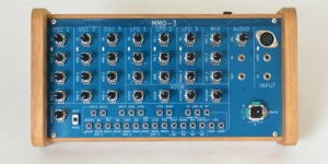 Beitragsbild des Blogbeitrags Hands On Nozoïd MMO-3 – A West-Coast Oriented Semi-Modular Monophonic Synthesizer