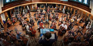 Beitragsbild des Blogbeitrags Spitfire Audio Newest Product Announcement Brings Hans Zimmer’s Epic String Sounds To All Studios