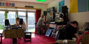 Beitragsbild des Blogbeitrags SchneidersLaden Tour: A Synthesizer & Eurorack Paradise In The Middle Of Berlin!