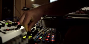 Beitragsbild des Blogbeitrags CYRK Share Their Love For Hardware In The Electronic Beats Tech Talk!
