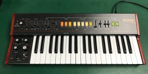 Beitragsbild des Blogbeitrags BEHRINGER VC340 Analog Vocoder/String Synthesizer Goes In Production!