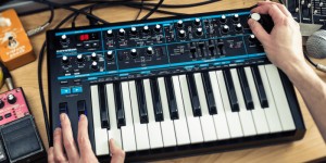 Beitragsbild des Blogbeitrags Novation Released Bass Station 2.5 Update: Paraphonic Mode, Envelope Retrigger & More! 