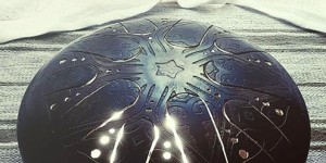 Beitragsbild des Blogbeitrags Sonixinema Released Medicine Man – FREE Tongue Drum Library For Kontakt 5! 