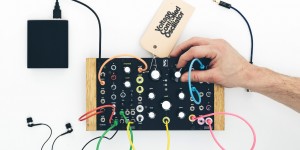 Beitragsbild des Blogbeitrags Discover The Sound Palette Of Birdkids TheBateleur 42hp Modular Synthesizer!