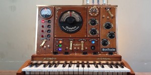 Beitragsbild des Blogbeitrags SynTesla Is A Steampunk Synthesizer Based On The Waldorf Streichfett