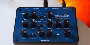 Beitragsbild des Blogbeitrags MeeBlip’s New Geode Synthesizer Combines Analog & Digital Technology In A Compact Design