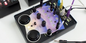 Beitragsbild des Blogbeitrags Bleeplabs Delaydelus 2 Is A Patchable Sampler/Delay Instrument With A Banana Patch Bay