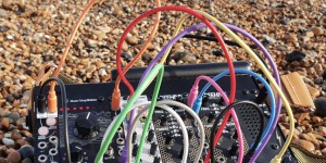 Beitragsbild des Blogbeitrags Rakit Released GO! – A New 2HP Eurorack Power Supply For Mobile Musicians 