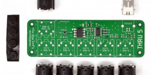 Beitragsbild des Blogbeitrags MeeBlip Intros Thru5, New DIY MIDI Splitter Box (1 In / 5 Outs)
