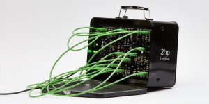 Beitragsbild des Blogbeitrags 2HP Intros Lunchbox, Cute Portable 42HP Eurorack Case & 3 New Modules Including A Looper 