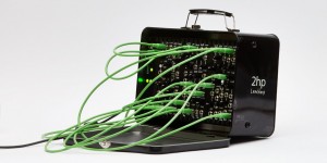 Beitragsbild des Blogbeitrags 2HP Intros Lunchbox, Cute Portable 42HP Eurorack Case & 3 New Modules Including A Looper