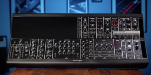 Beitragsbild des Blogbeitrags Behringer Intros System 55 Modular Synthesizer For Eurorack (Moog Modular Clone)