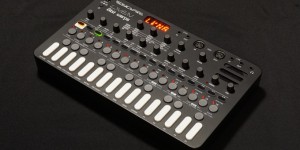 Beitragsbild des Blogbeitrags Sonicware LIVEN 8Bit Warps, New Volca-Style 8-Bit Wave Memory Synthesizer Now On Kickstarter
