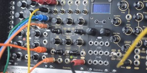 Beitragsbild des Blogbeitrags Quanalog Instruments Faktori, A Module That Combines A Mixer, Filter, Noise & Function Generator 
