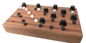 Beitragsbild des Blogbeitrags Ouroboros Alea, A Semi Modular Analog Synthesizer With West-Coast Ideas