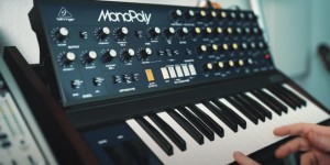 Beitragsbild des Blogbeitrags Behringer Intros Analog Clone Of The Classic Korg MonoPoly Synthesizer