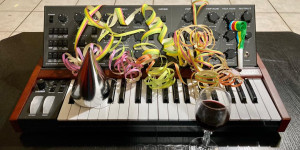 Beitragsbild des Blogbeitrags Behringer Wishes A Happy New Year & Teases An RSF Kobol Synthesizer Clone