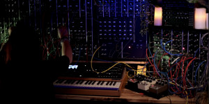 Beitragsbild des Blogbeitrags Lisa Bella Donna Turning Point, Live Performance & Bandcamp Release