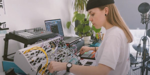 Beitragsbild des Blogbeitrags A Modular Voyage With Rotterdam-Based Musician Megan Leber